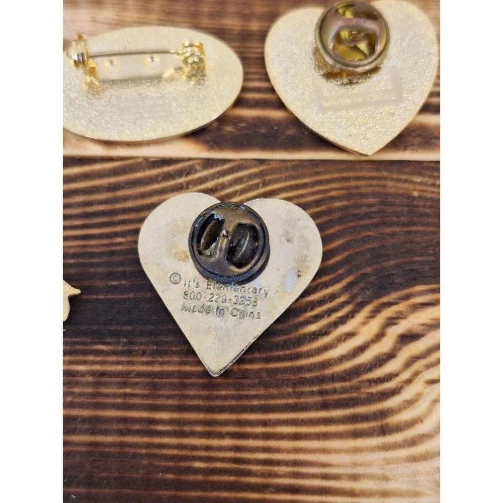 Lot of 5 VINTAGE Volunteer pins lot‎